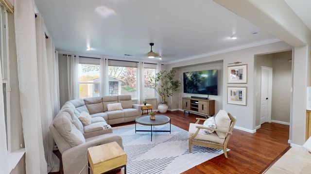 4153 Serena Avenue, Clovis, CA 93619