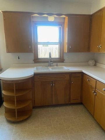 7837 Livingston AVENUE, Wauwatosa, WI 53213