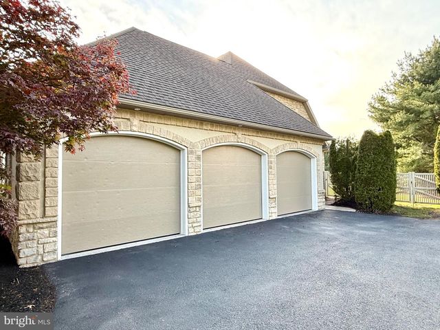 6 SHEA DR, Mohnton, PA 19540