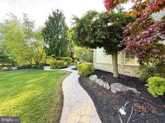 6 SHEA DR, Mohnton, PA 19540