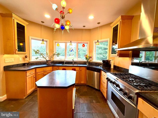 6 SHEA DR, Mohnton, PA 19540