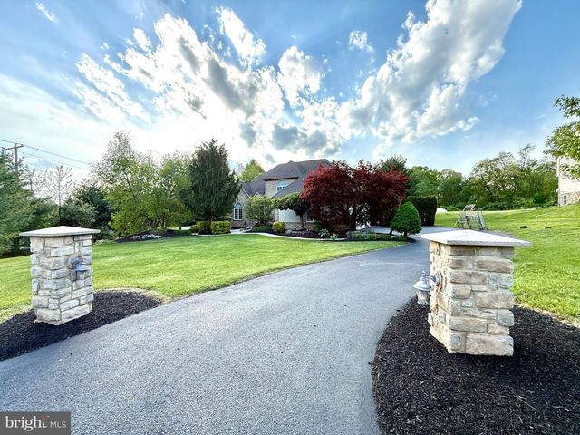 6 SHEA DR, Mohnton, PA 19540