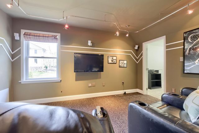 6 SHEA DR, Mohnton, PA 19540