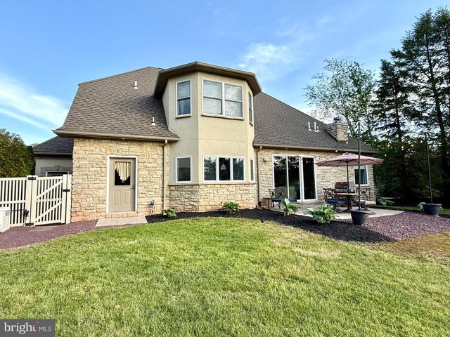 6 SHEA DR, Mohnton, PA 19540