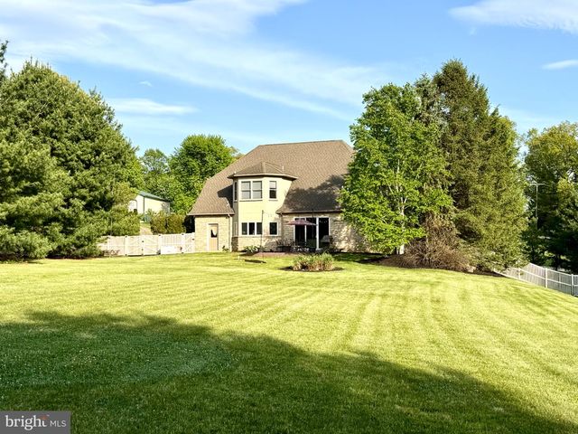 6 SHEA DR, Mohnton, PA 19540