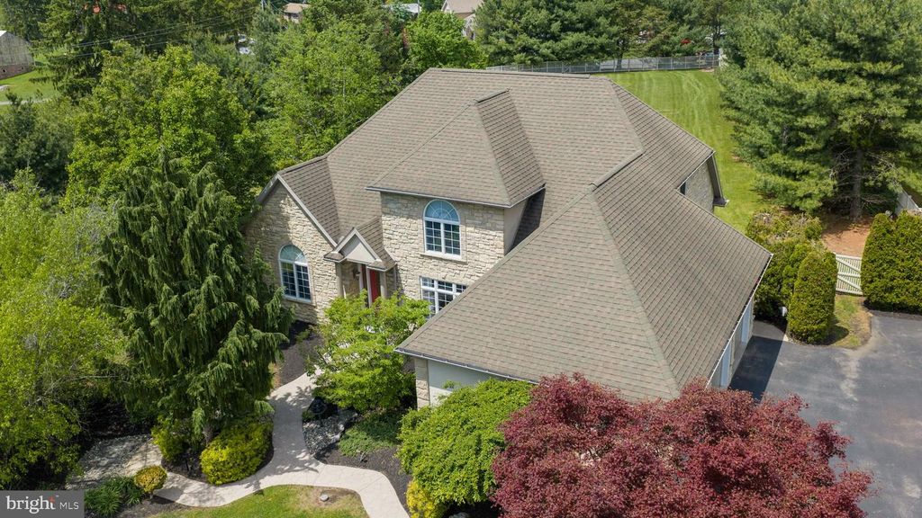 6 SHEA DR, Mohnton, PA 19540