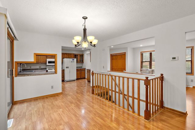 11310 12th Avenue N, Plymouth, MN 55441