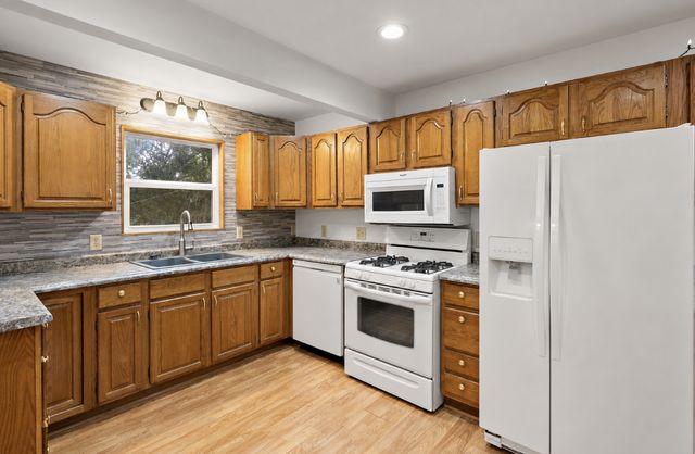 11310 12th Avenue N, Plymouth, MN 55441