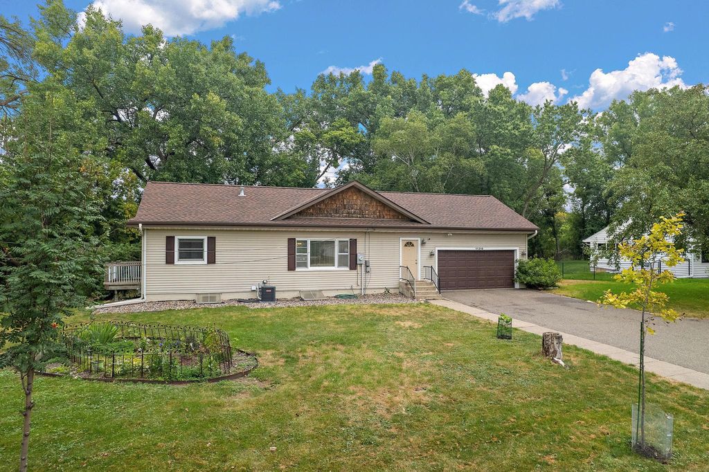11310 12th Avenue N, Plymouth, MN 55441