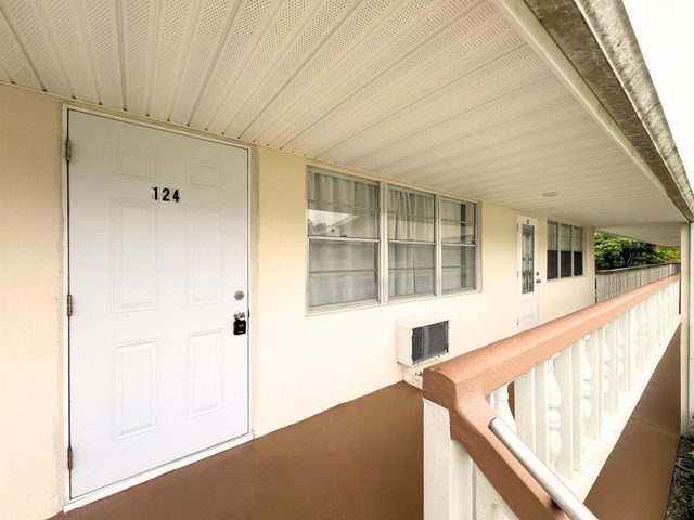 124 E Andover E 124, West Palm Beach, FL 33417