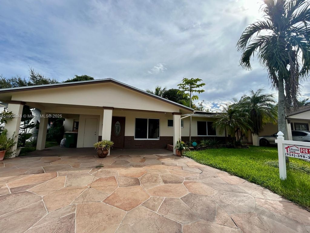 4606 NW 29th Ter, Tamarac, FL 33309