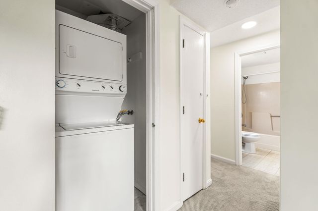 1202 White Cedar Boulevard, Portsmouth, NH 03801