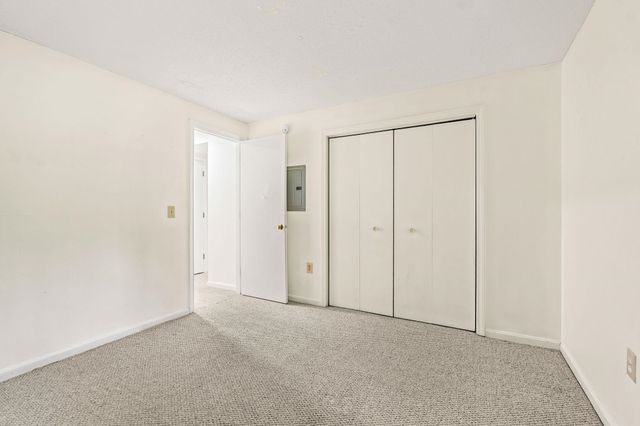 1202 White Cedar Boulevard, Portsmouth, NH 03801