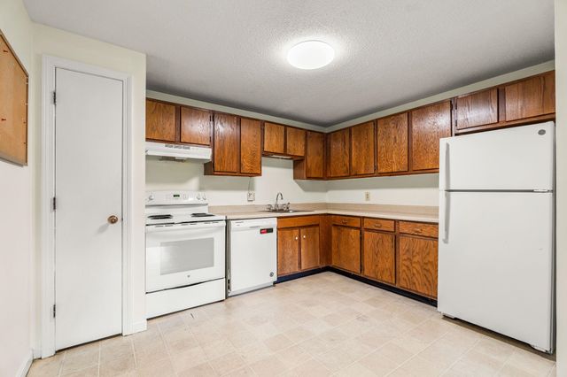 1202 White Cedar Boulevard, Portsmouth, NH 03801