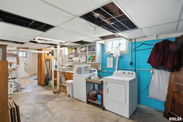 142 11TH Street, Silvis, IL 61282