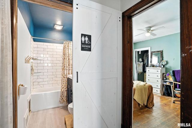 142 11TH Street, Silvis, IL 61282