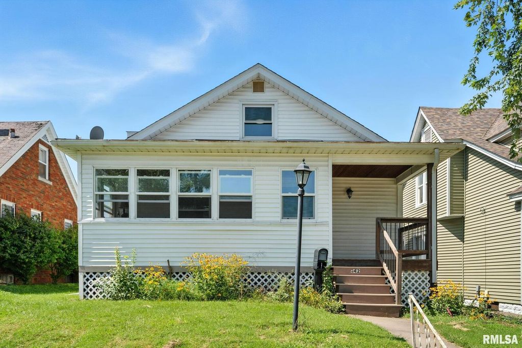 142 11TH Street, Silvis, IL 61282