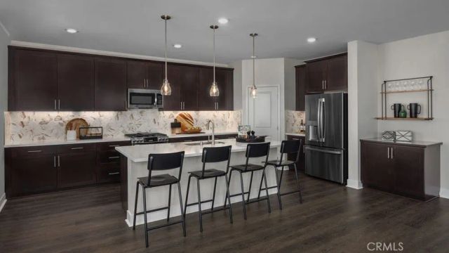 19050 Waterton Lakes Drive, Riverside, CA 92508