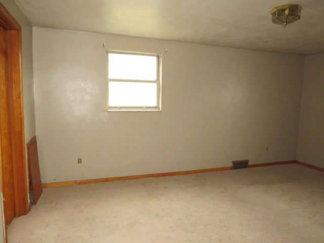 7967 Aber Rd, Penn Hills, PA 15147