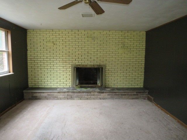 7967 Aber Rd, Penn Hills, PA 15147