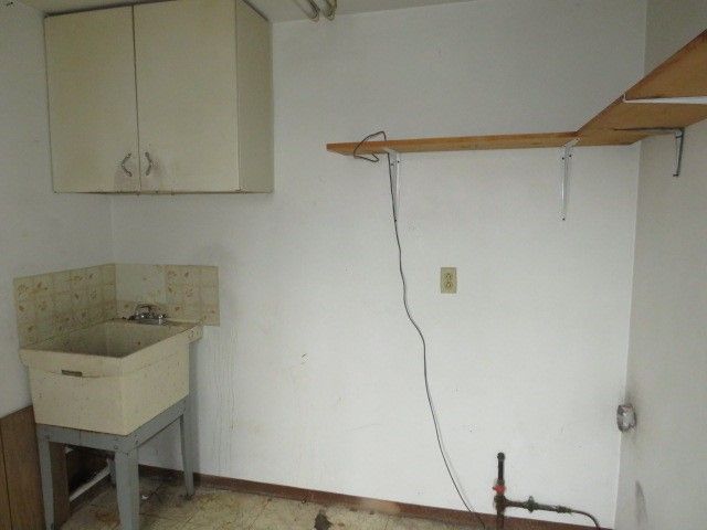 7967 Aber Rd, Penn Hills, PA 15147