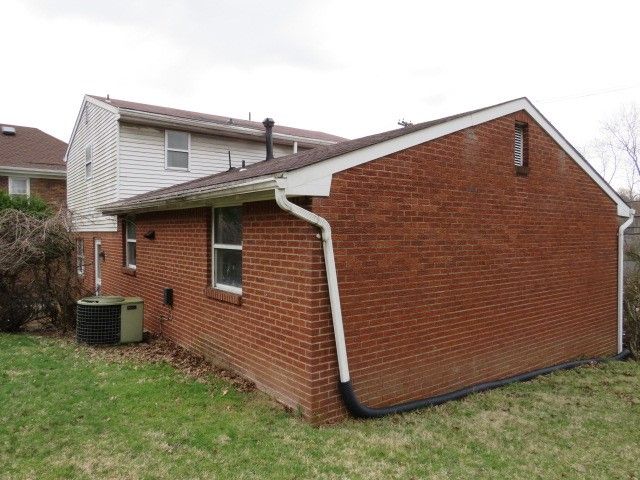 7967 Aber Rd, Penn Hills, PA 15147