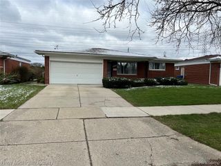 32403 Lancaster Drive, Warren, MI 48088