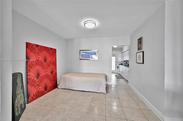 1240 14th St, Miami Beach, FL 33139