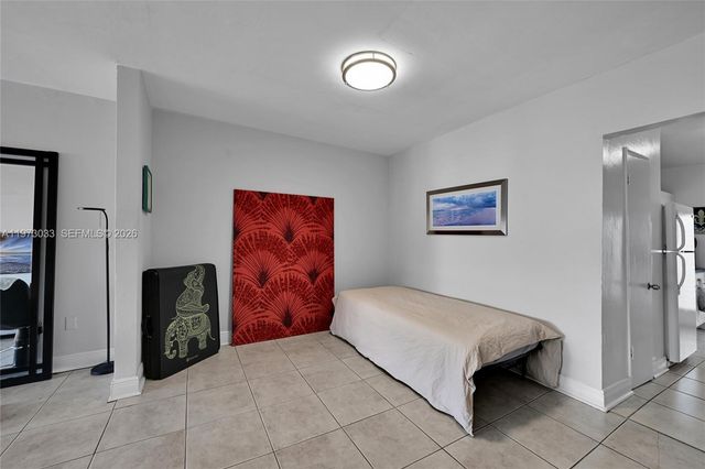 1240 14th St, Miami Beach, FL 33139