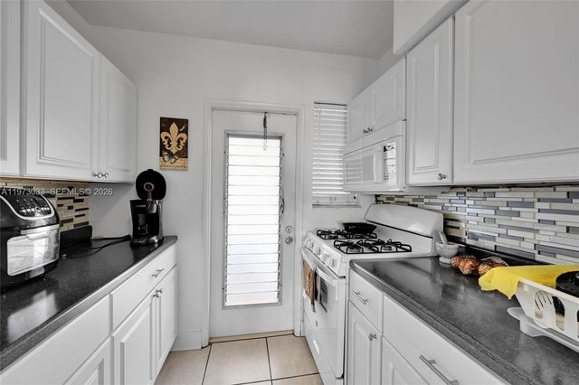 1240 14th St, Miami Beach, FL 33139