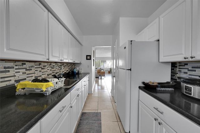 1240 14th St, Miami Beach, FL 33139