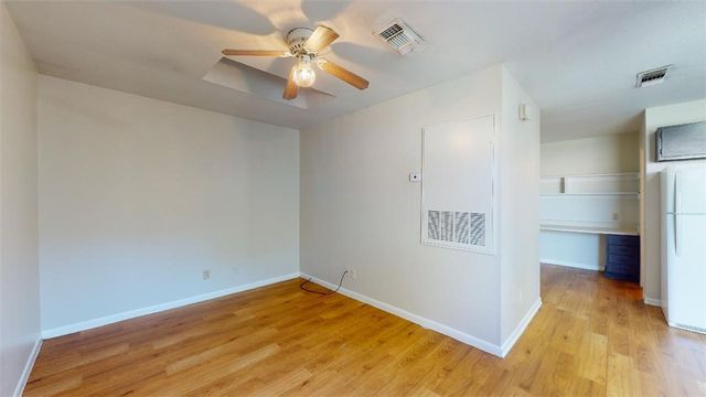 725 Peppertree Drive 29, Bryan, TX 77801
