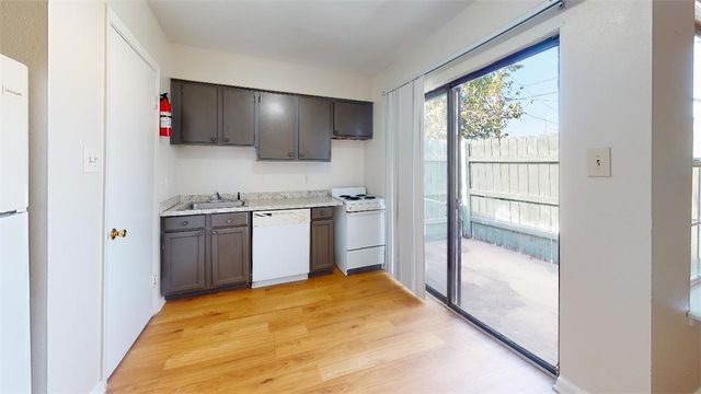 725 Peppertree Drive 29, Bryan, TX 77801