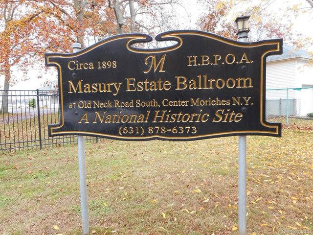 126 Holiday Boulevard, Center Moriches, NY 11934