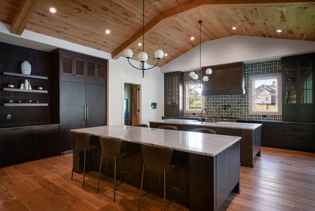 6904 Farm Path Ln, College Grove, TN 37046