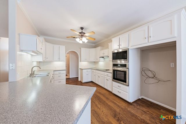 2592 Edgegrove, Canyon Lake, TX 78133