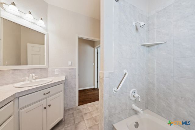 2592 Edgegrove, Canyon Lake, TX 78133