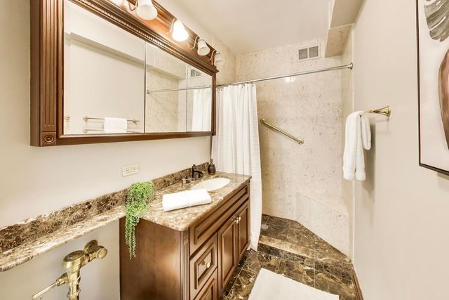 3180 N Lake Shore Drive 4G, Chicago, IL 60657