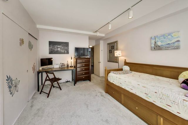 3180 N Lake Shore Drive 4G, Chicago, IL 60657