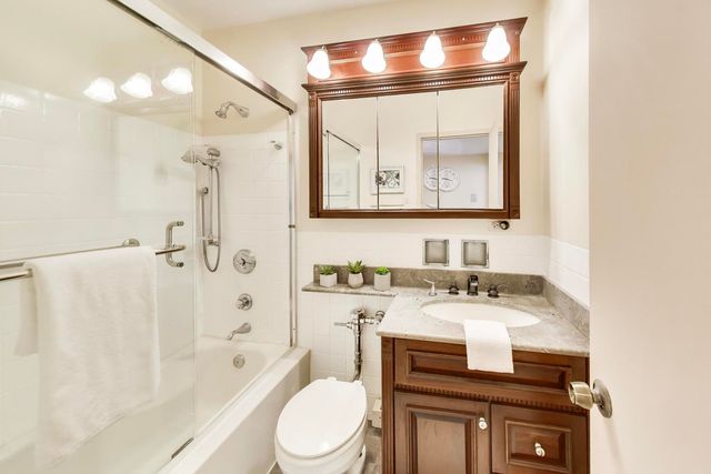 3180 N Lake Shore Drive 4G, Chicago, IL 60657