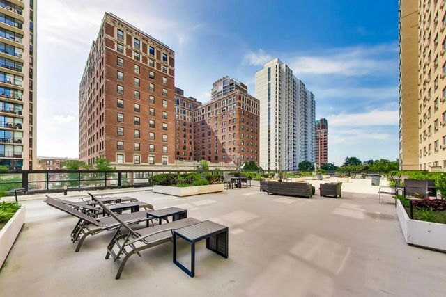 3180 N Lake Shore Drive 4G, Chicago, IL 60657