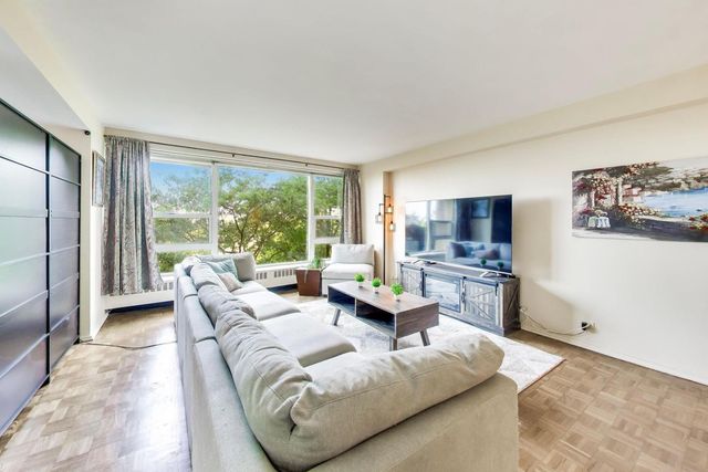 3180 N Lake Shore Drive 4G, Chicago, IL 60657