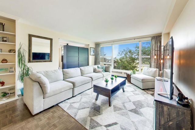 3180 N Lake Shore Drive 4G, Chicago, IL 60657
