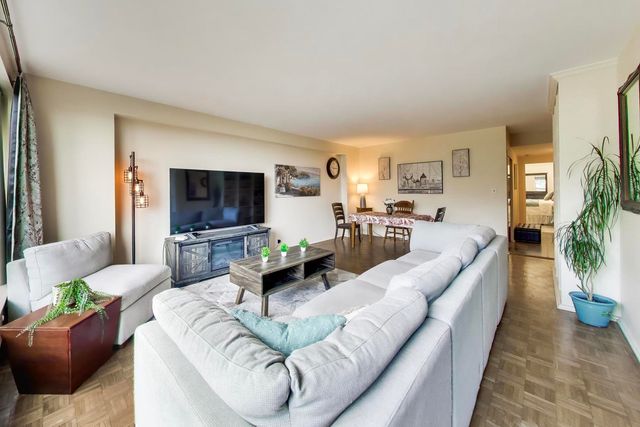 3180 N Lake Shore Drive 4G, Chicago, IL 60657