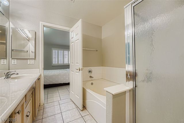 10247 Amber Hue Lane, Las Vegas, NV 89144