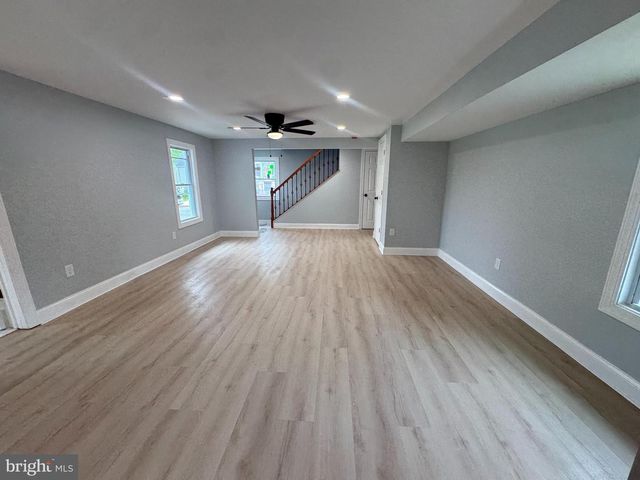 100 FORREST AVE, Wilmington, DE 19805
