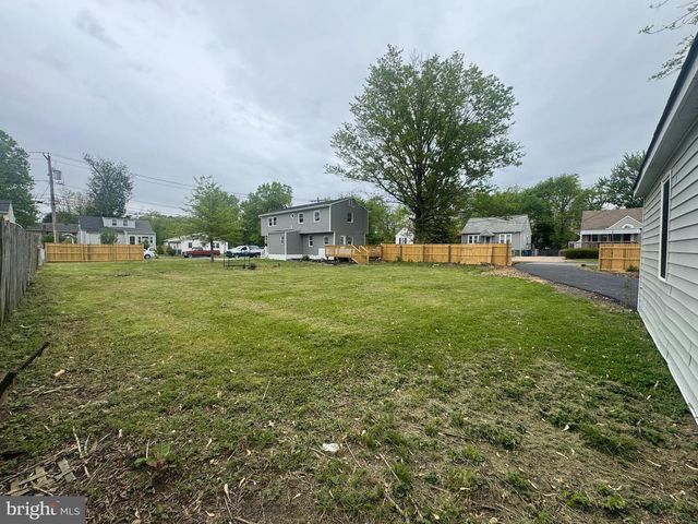 100 FORREST AVE, Wilmington, DE 19805