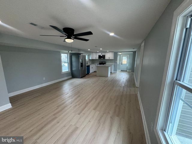 100 FORREST AVE, Wilmington, DE 19805