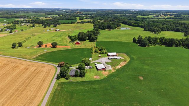 5039 Somerville Rd, Cross Plains, TN 37049