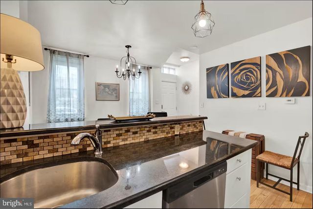 1802 CARPENTER ST, Philadelphia, PA 19146